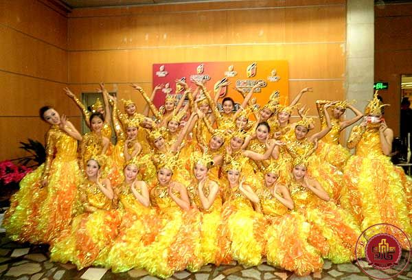 舞蹈系学生为央视戏曲春晚录制的《花好月圆》如期播出