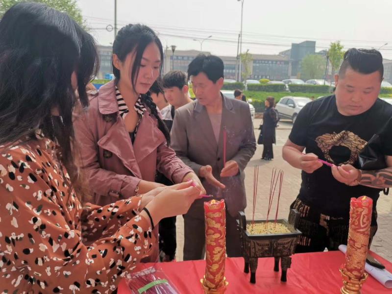 《郝梦一日游》在北京开机，我院影视艺术系学生参与拍摄