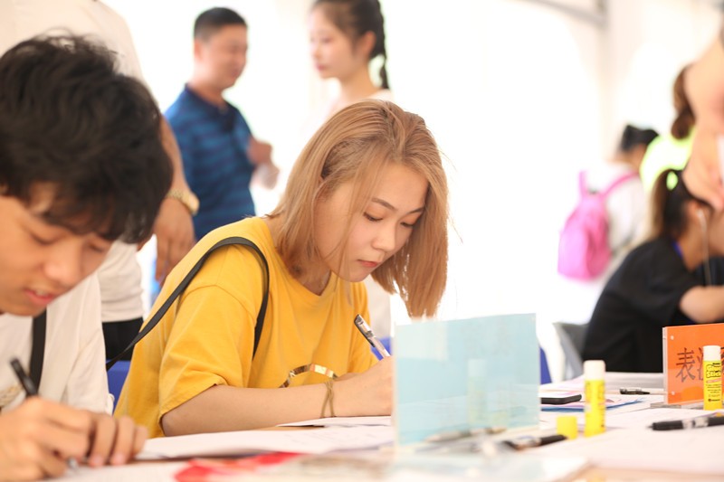 终于等到你:直击2018级第一批新生报到现场