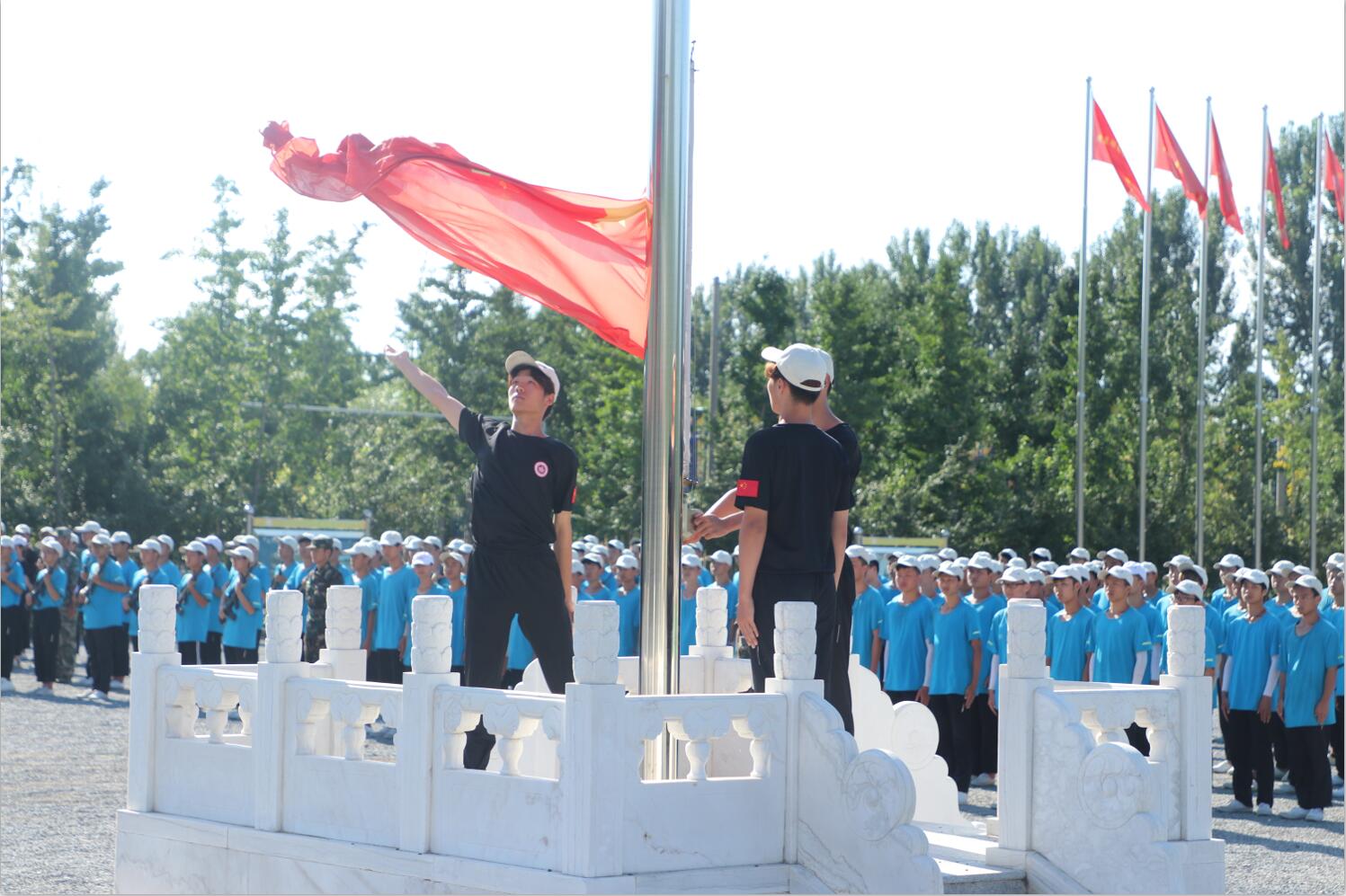 北京演艺专修学院2018级新生军训闭营仪式圆满结束