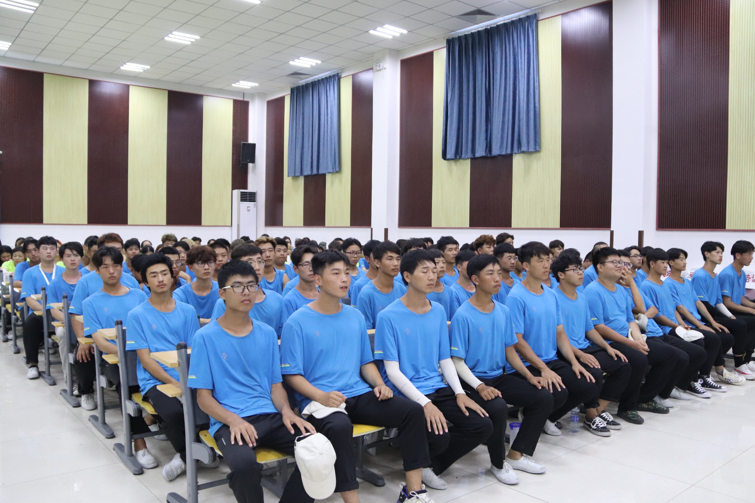 付林为北京演艺专修学院2018级新生分享音乐人生
