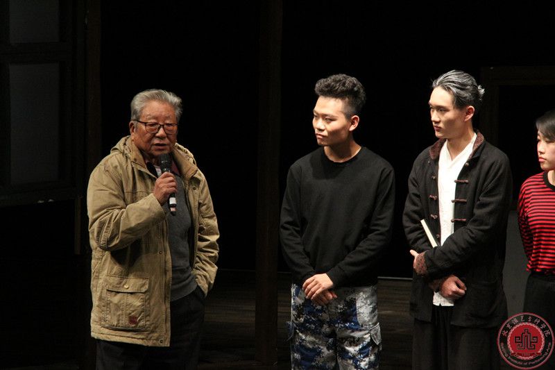 我院14级毕业大戏《边缘》在实验剧场演出圆满成功