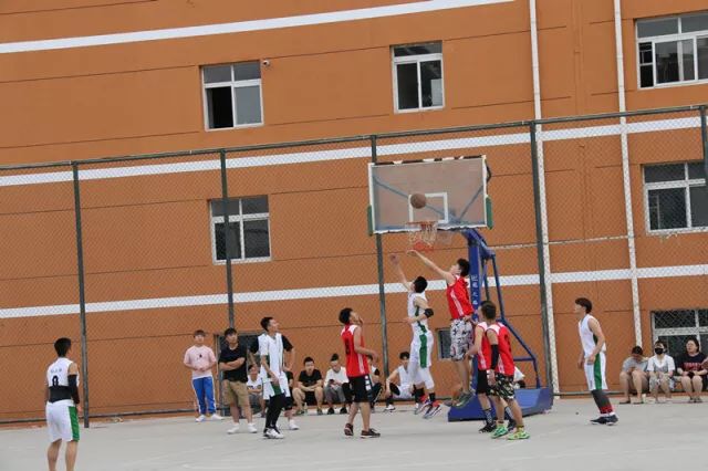 北京演艺专修学院成功举办第二十届篮球联赛