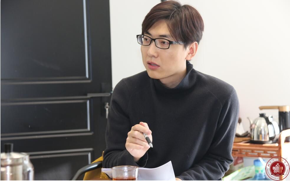 我院原创舞台剧《糖人宝》召开剧本研讨会