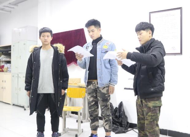 文化产业管理系红色经典晚会排练火热进行中