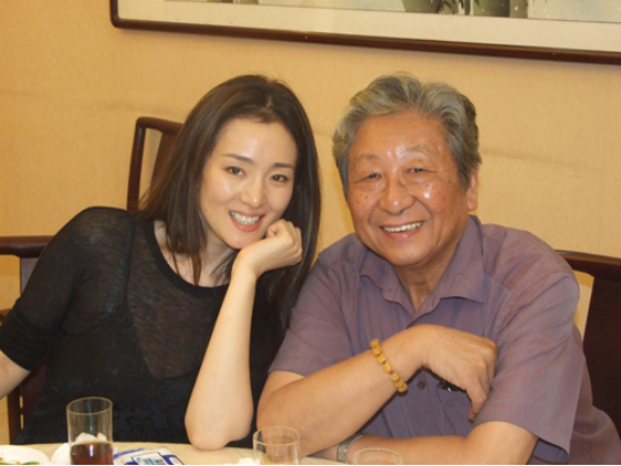 我院2018艺考火热进行中,83岁高龄的梁伯龙院长亲临现场指导