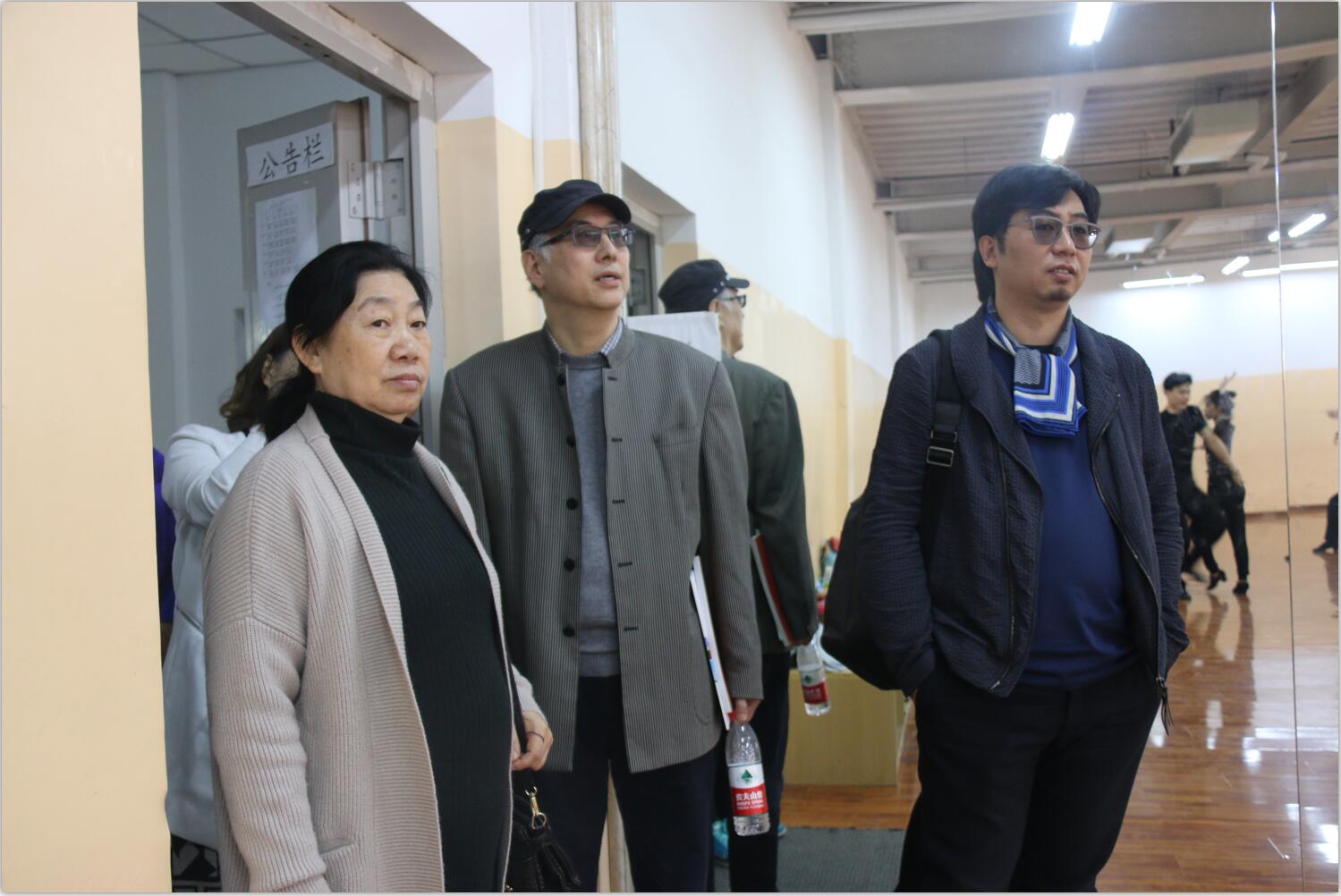 新加坡莎顿亚视传媒艺术学院领导来我院交流访问