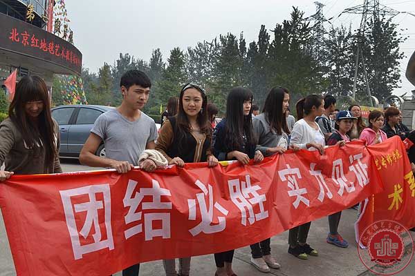 我院秋季拔河比赛预赛阶段圆满结束
