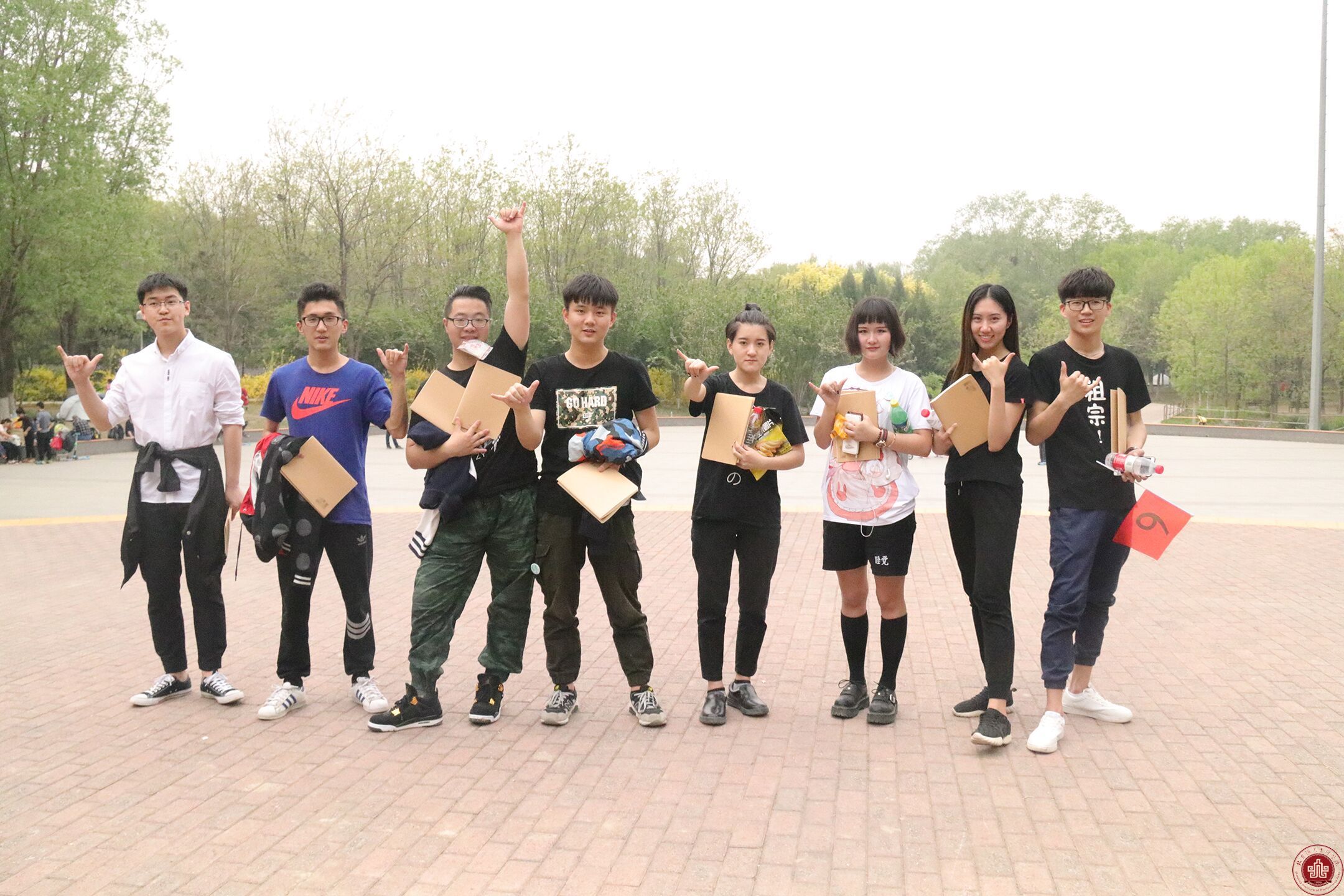 我院学生参加北京中医药大学组织的高校联谊定向越野活动