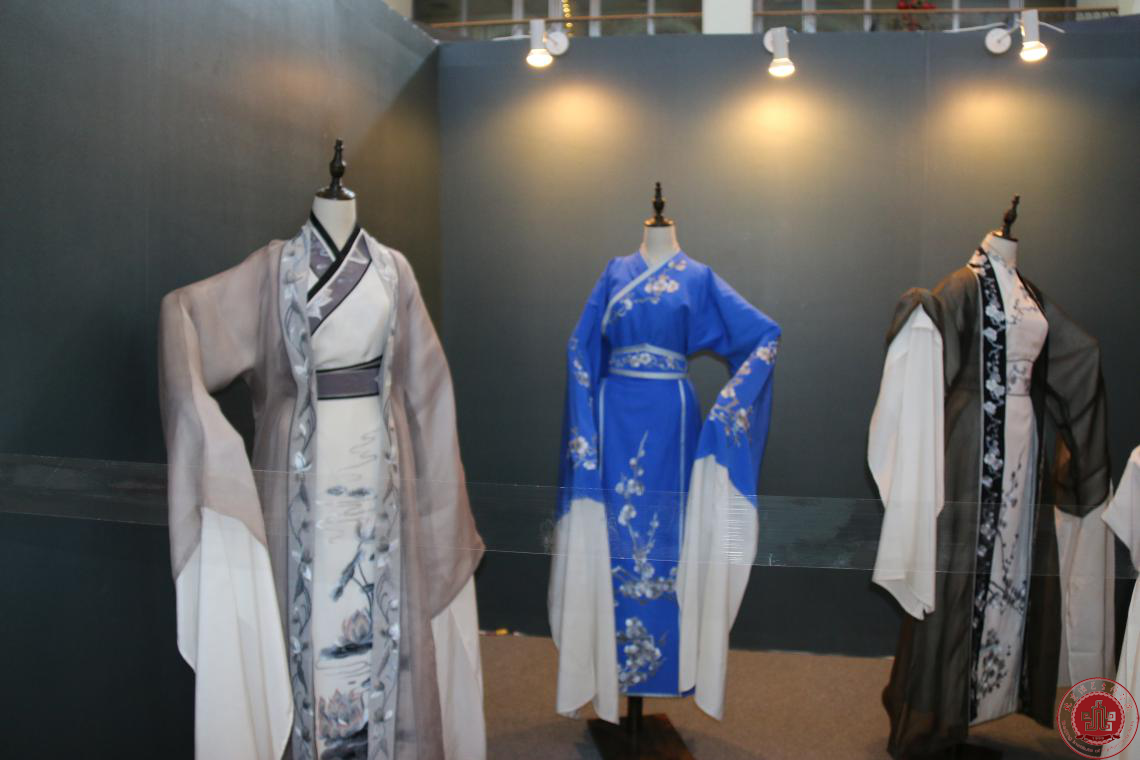 艺术设计系参观中国第三届舞台美术展