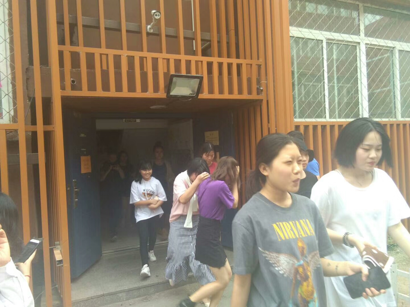 我院开展消防安全逃生应急演练