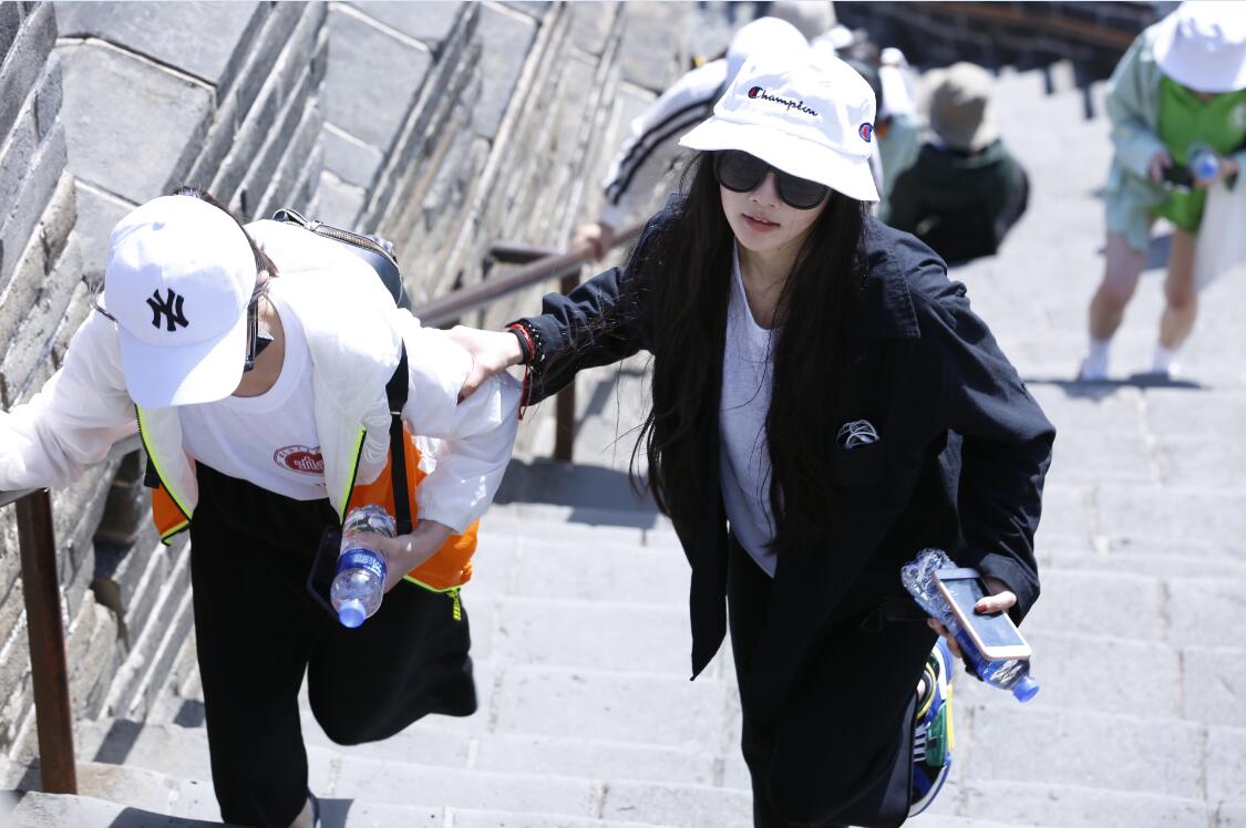 “玩艺夏”夏令营之三|勇登长城、欣赏经典话剧篇