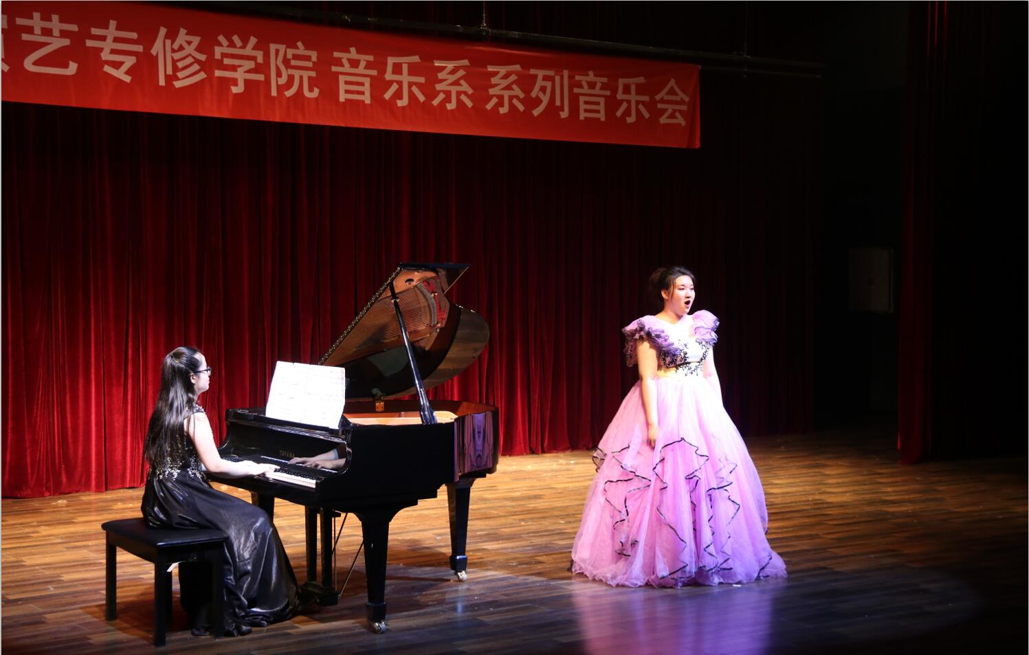 王琳声乐班“感恩的心，感谢有你”主题音乐会圆满落幕