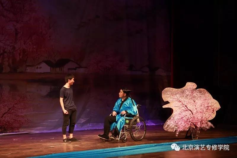 表演系15级毕业剧目《暗恋桃花源》在实验剧场上演