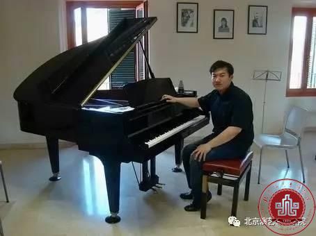 顶级钢琴家相约北京演艺专修学院，撩动琴键、巅峰对决！