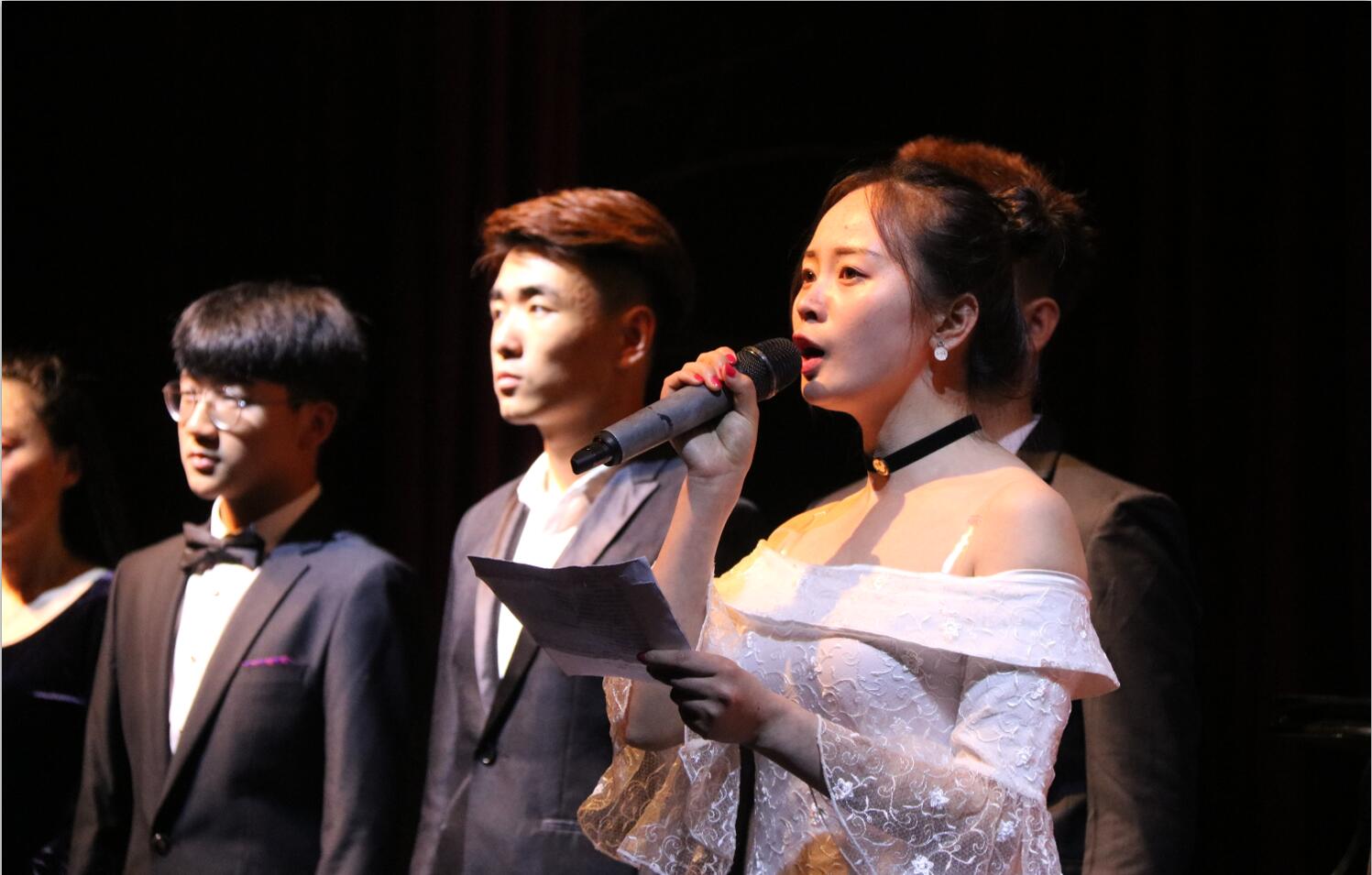音乐系梁展初老师声乐班毕业音乐会成功举办
