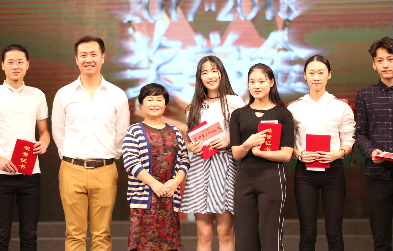 北京演艺专修学院隆重举行2018级新生开学典礼