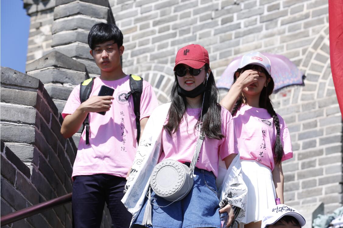 “玩艺夏”夏令营之三|勇登长城、欣赏经典话剧篇