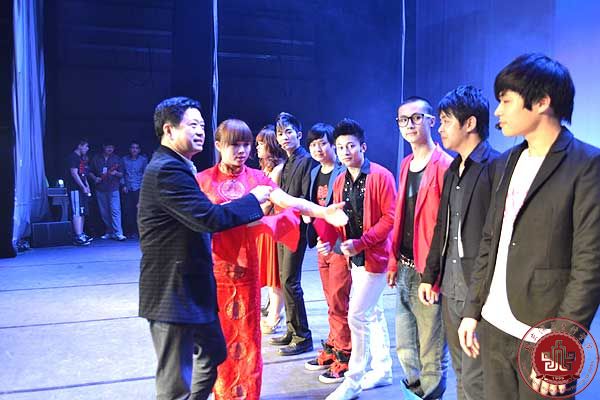 我院第三届才艺大赛暨首届校园青歌赛总决赛落下帷幕 我院第三届才艺大赛暨首届校园青歌赛总决赛落下帷幕