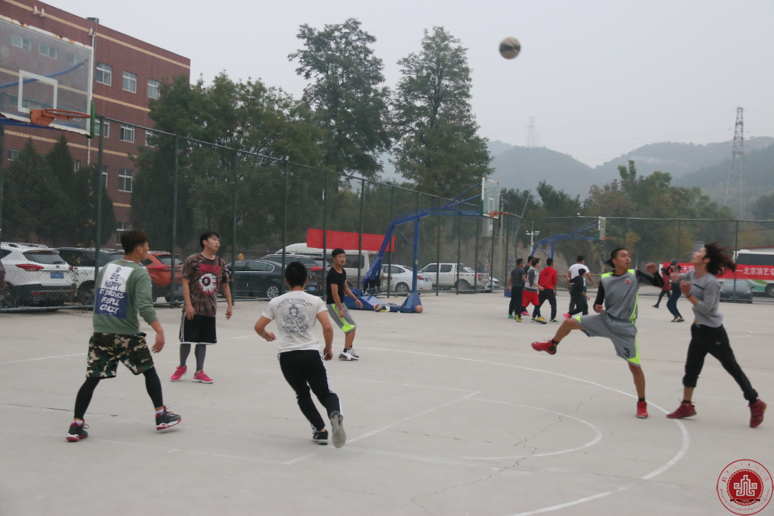 我院成功举办首届3V3学生篮球对抗赛