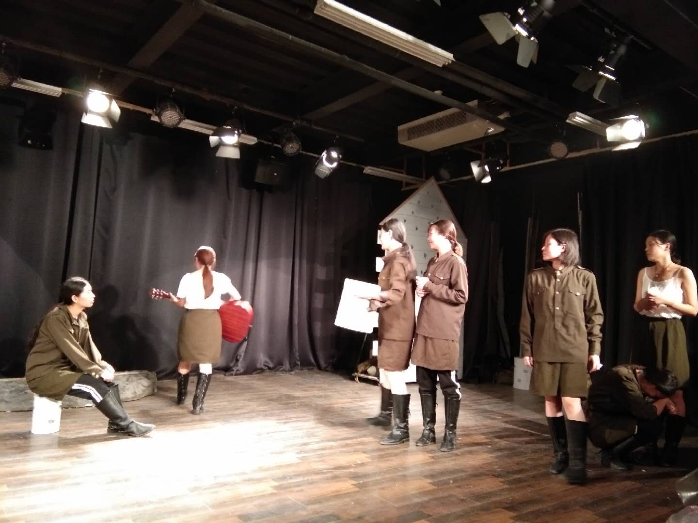 表演系15级毕业大戏《这里的黎明静悄悄》即将上演
