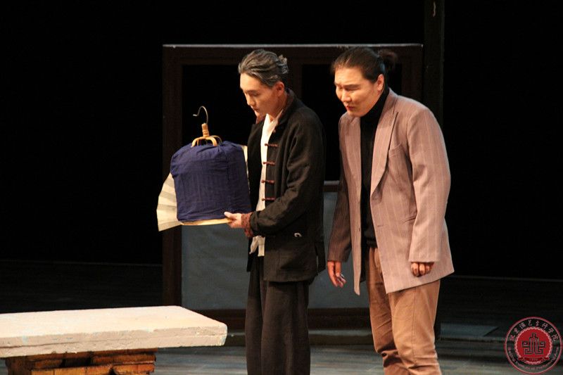 我院14级毕业大戏《边缘》在实验剧场演出圆满成功