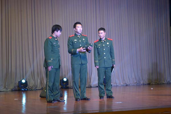 参加公安部“十佳退伍老兵”颁奖典礼晚会