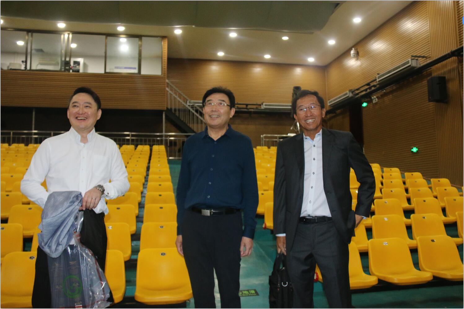 澳大利亚邦德大学代表团访问北京演艺专修学院