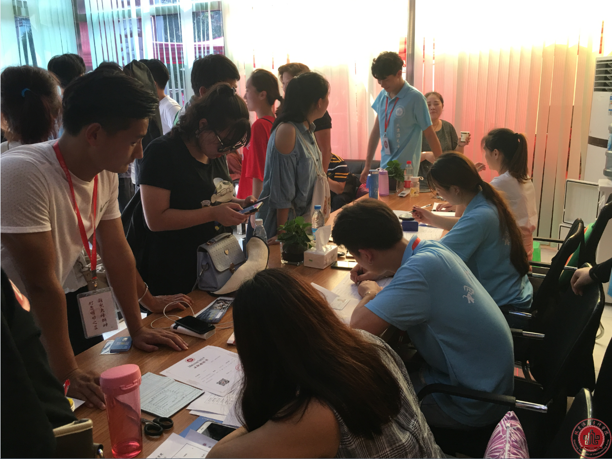 北京演艺专修学院喜迎2017级第一批新生报到