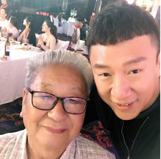 我院2018艺考火热进行中,83岁高龄的梁伯龙院长亲临现场指导