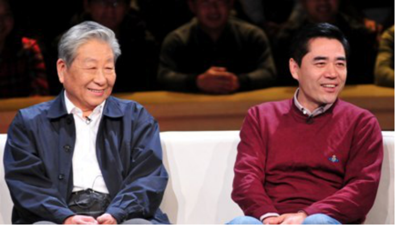 我院2018艺考火热进行中,83岁高龄的梁伯龙院长亲临现场指导