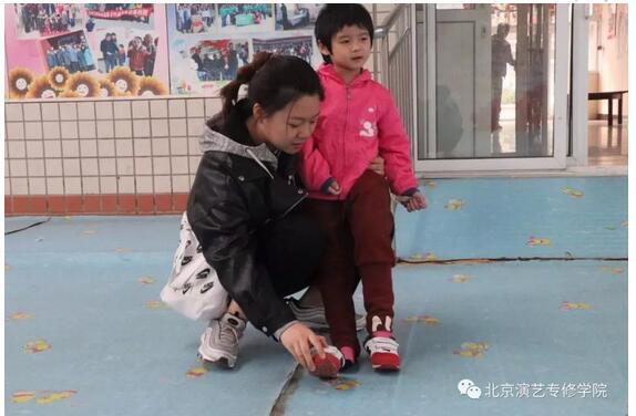 我院文化产业管理系开展敬老献爱心活动