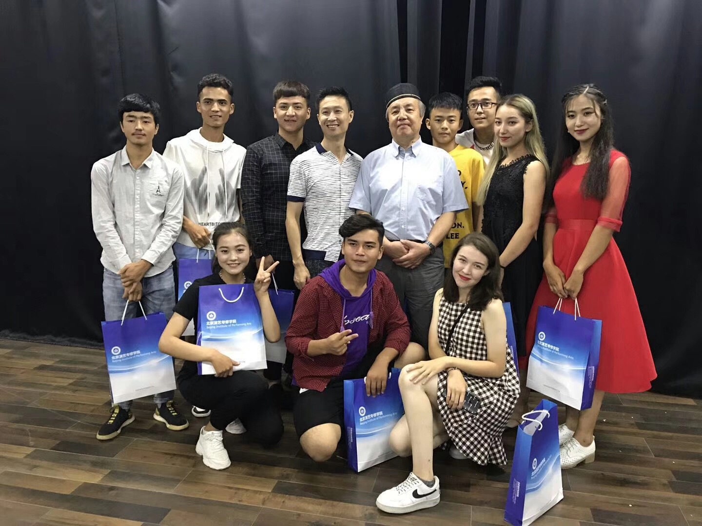 我院各院系师生与18级新疆少数民族学生欢度古尔邦节