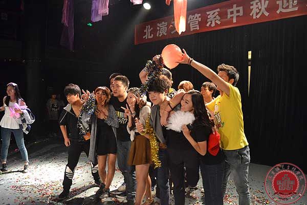 我院文化产业管理系中秋迎新联欢晚会圆满落幕
