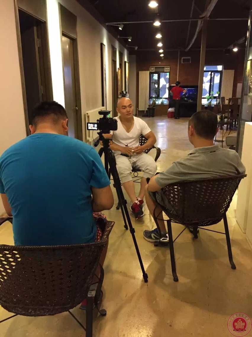 中央电视台为北京演艺专修学院 优秀毕业生余辛拍摄专题片