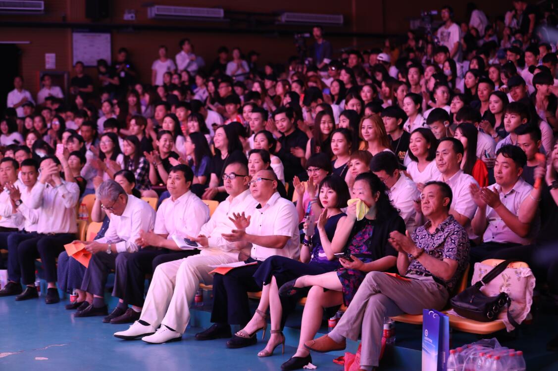 我院隆重举行2018届毕业典礼暨第九届才艺大赛颁奖典礼