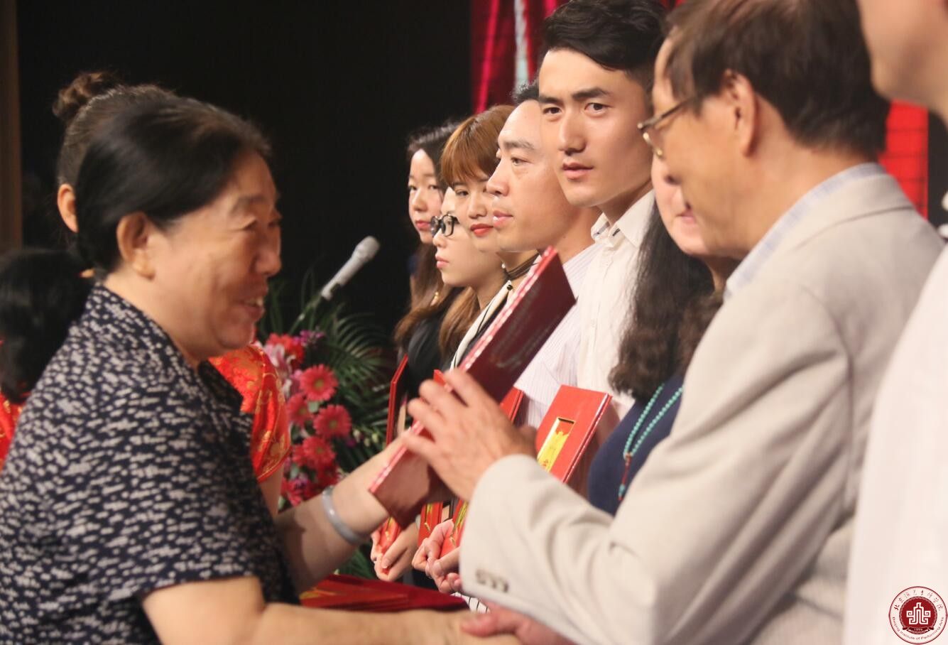 北京演艺专修学院隆重举行2017级新生开学典礼