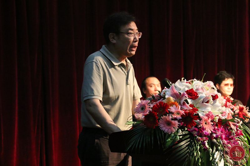 我院隆重举行2016届毕业生毕业典礼