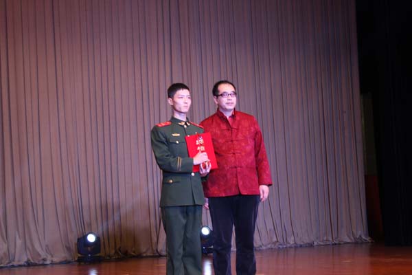 参加公安部“十佳退伍老兵”颁奖典礼晚会