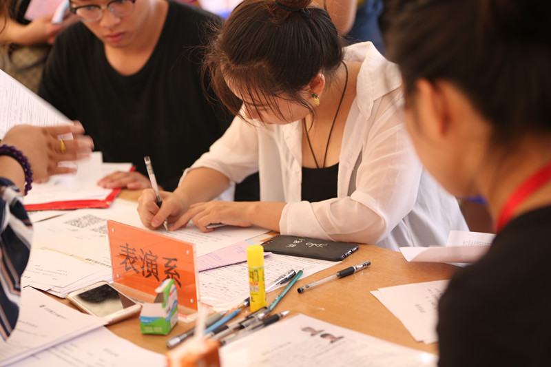 终于等到你:直击2018级第一批新生报到现场