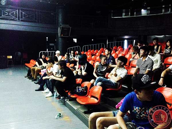 中国好声音导演组再次来我校选拔 中国好声音导演组再次来我校选拔