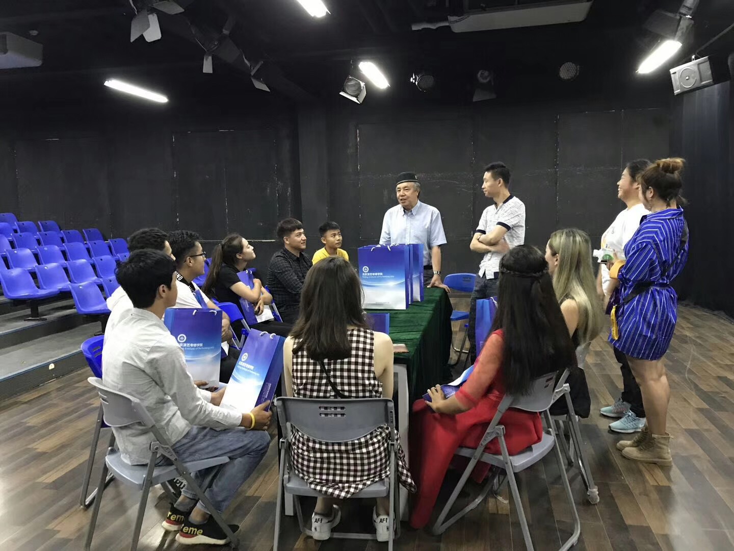 我院各院系师生与18级新疆少数民族学生欢度古尔邦节