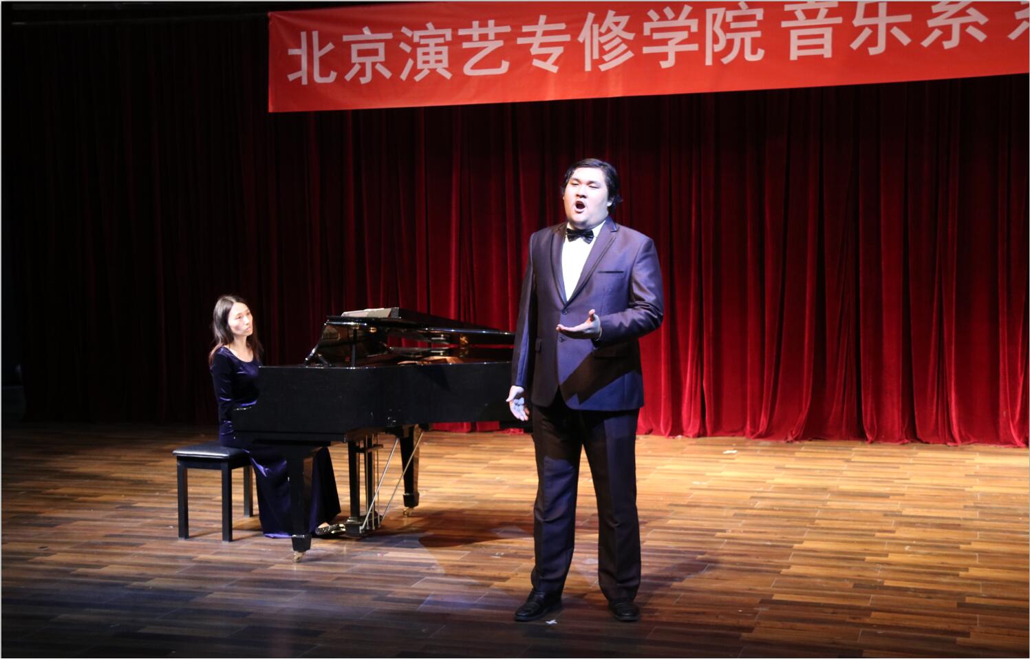 音乐系梁展初老师声乐班毕业音乐会成功举办