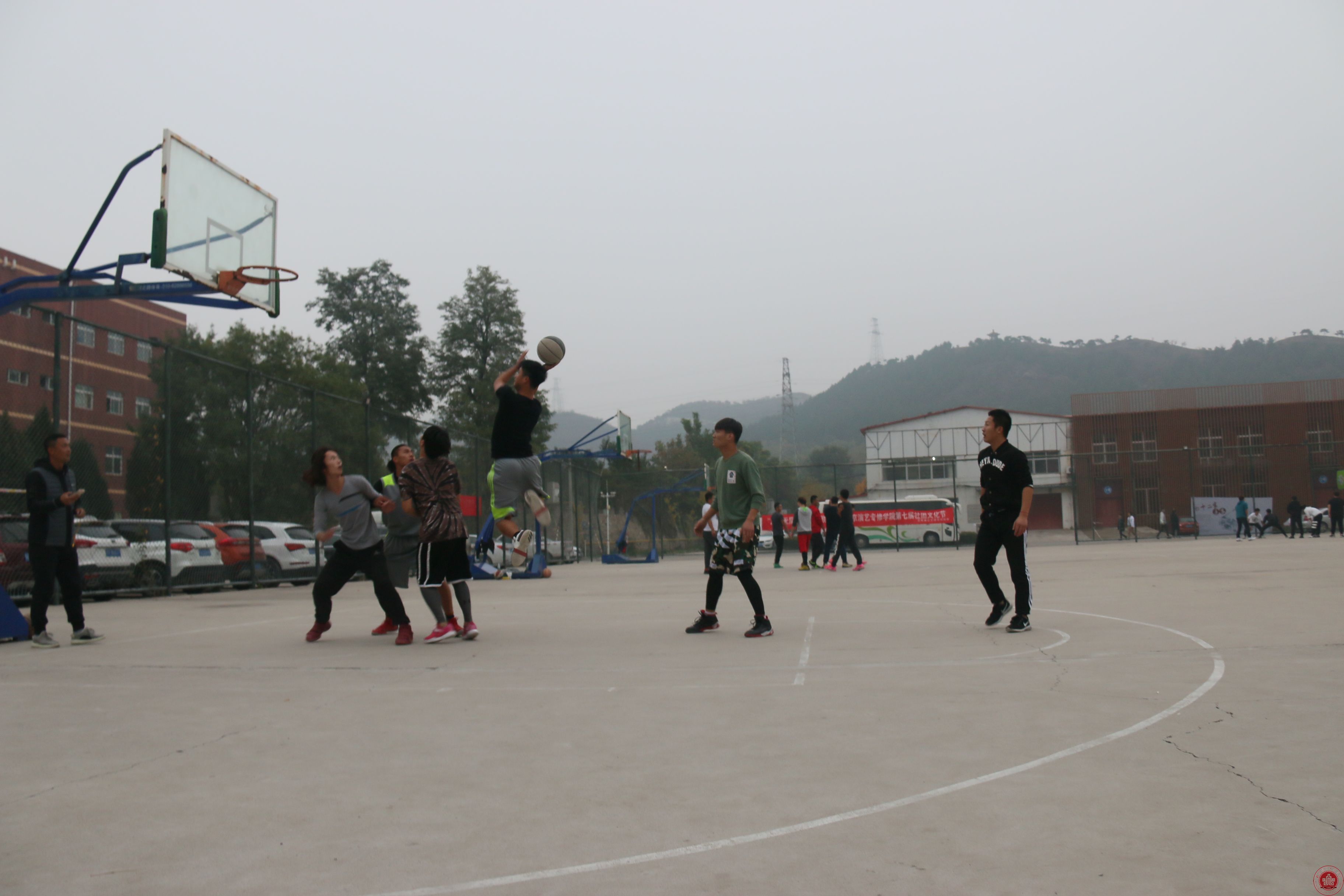 我院成功举办首届3V3学生篮球对抗赛