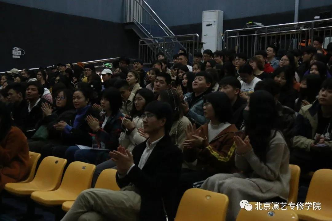 英国UCA大学传播设计学院院长一行莅临我院