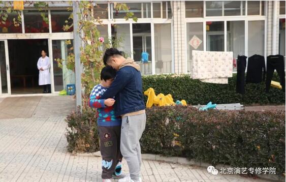 我院文化产业管理系开展敬老献爱心活动