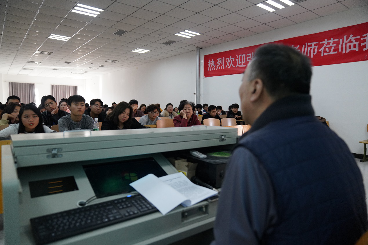 “一位导播的基本素养”编导系邀请张晓海老师举办讲座
